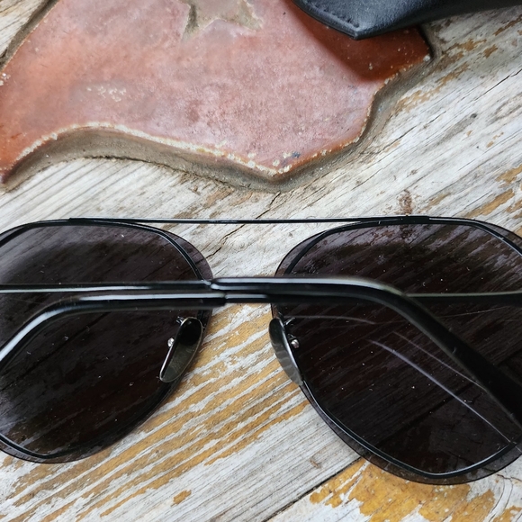 UNISEX SUNGLASSES  BY DIFF